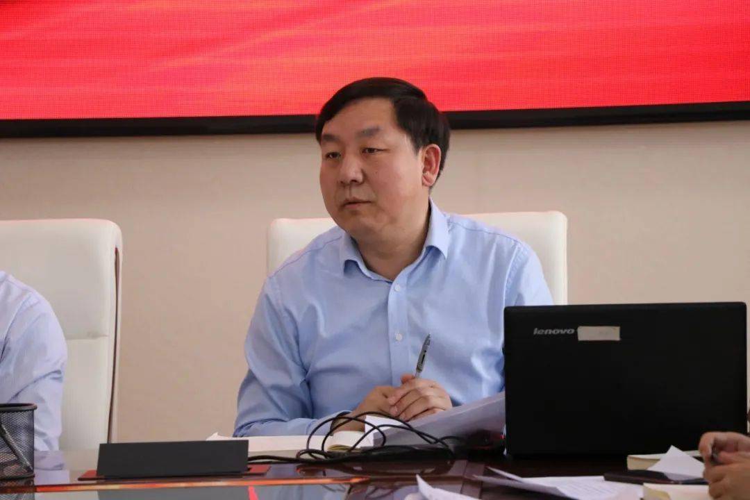 4月7日,我校两校区举行了新冠病毒疫苗接种工作动员会,校长兰荣彦,副