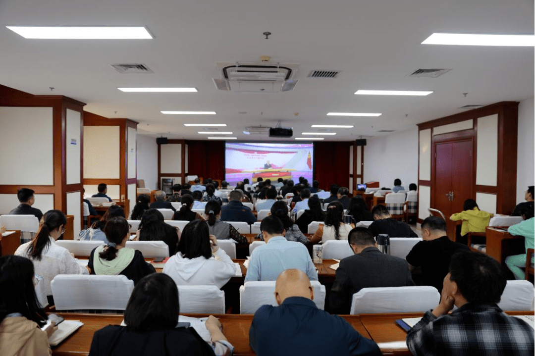 学思用贯通，知信行合一——自治区总工会党史学习教育第一期党员干部学习夜校开课中国共产党 7594