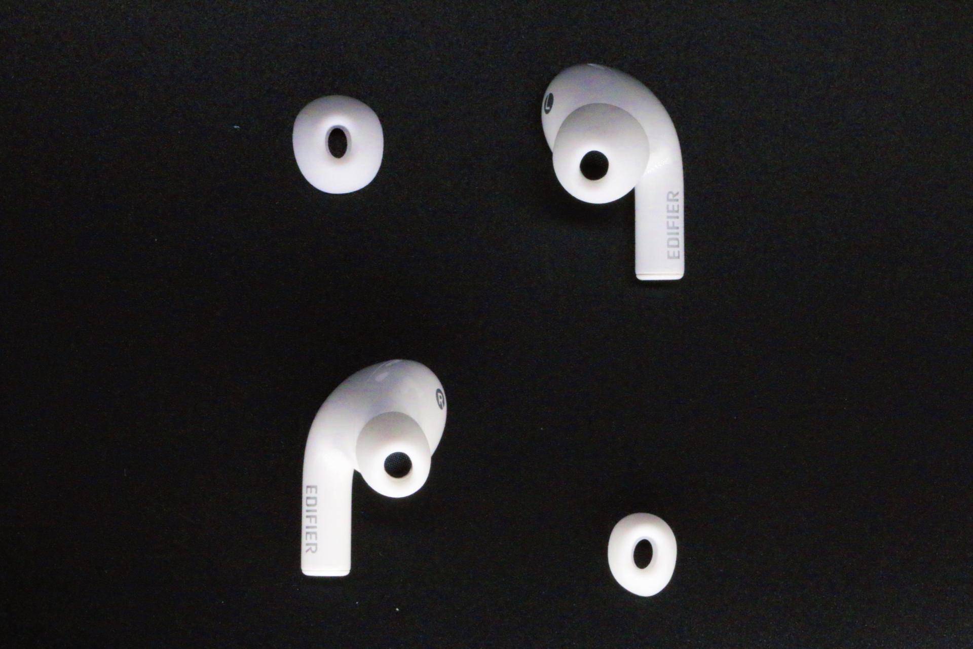 在超市,商场,周围的声音可以被很好地隔绝,只要搭配尺寸合适的胶塞