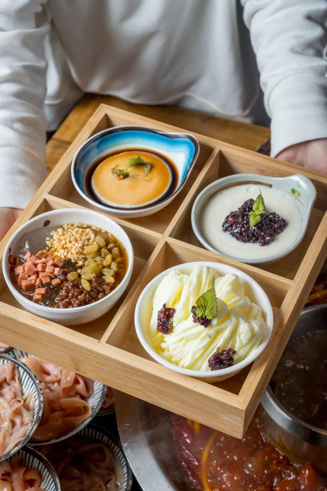 01 拈江湖上新,这次有点"甜" 1 / 前方报告,甜品站已更新 ===