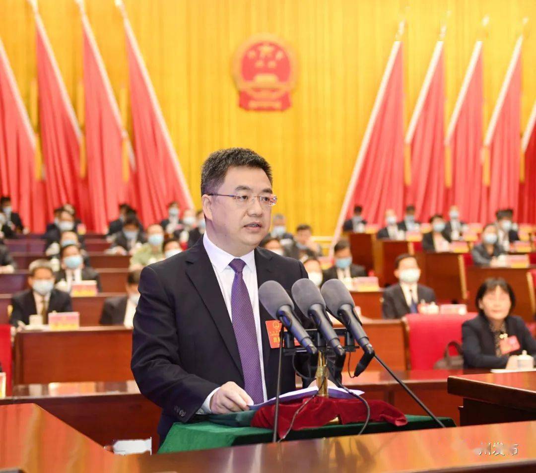 钦州市五届人大八次会议胜利闭幕