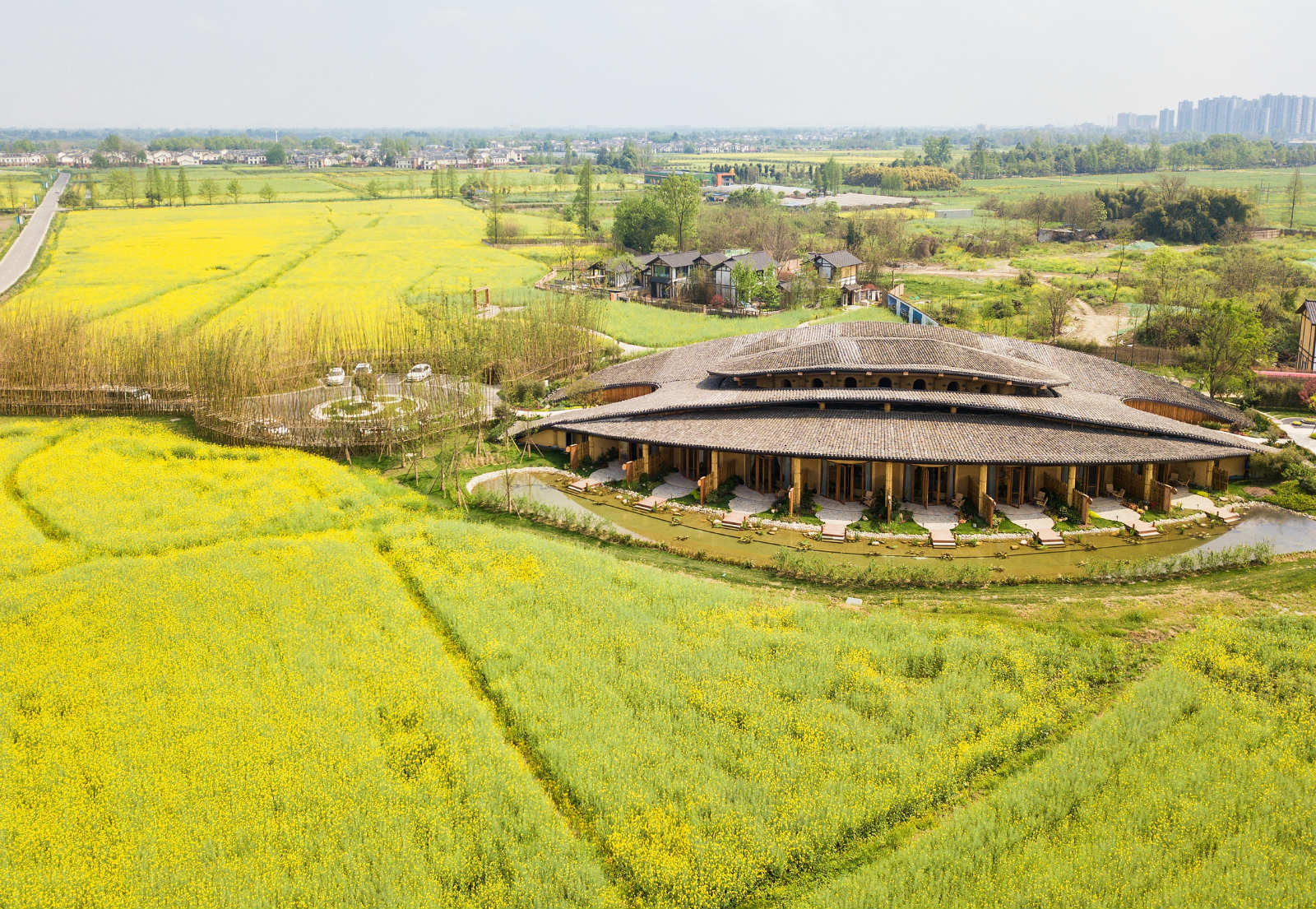 极美成都:大邑县川西林盘农业公园产景相融 打造"稻乡渔歌"林盘聚落