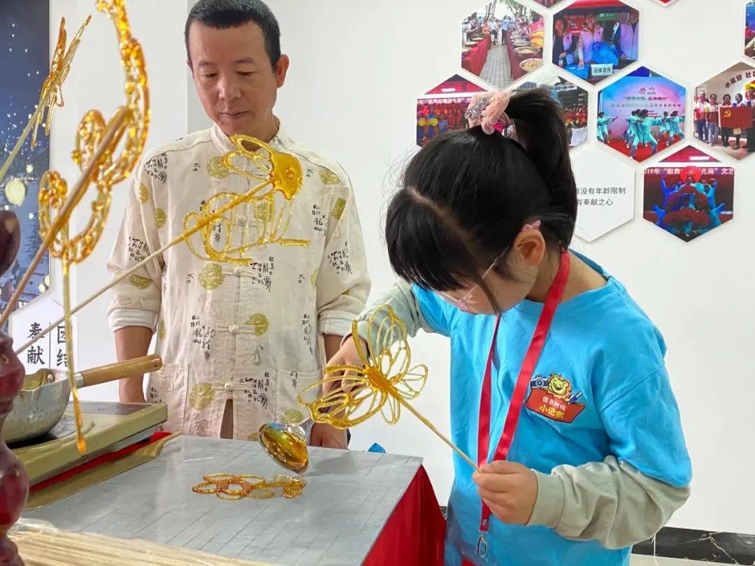 飞禽走兽花鸟虫鱼信息时报小记者学做糖画脑洞有点大