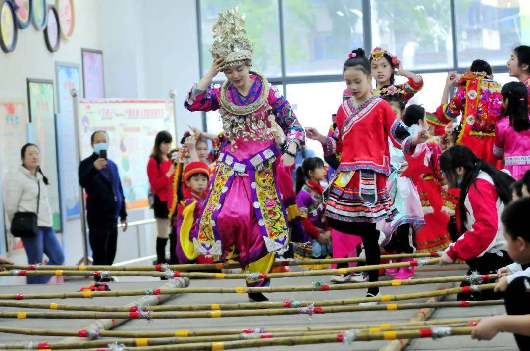 也在近期組織舉辦了三月三主題活動不少幼兒園和學校沒有好吃的五色