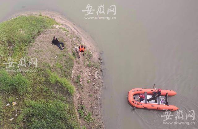 突发六安一男子从云路桥上跳下淠河