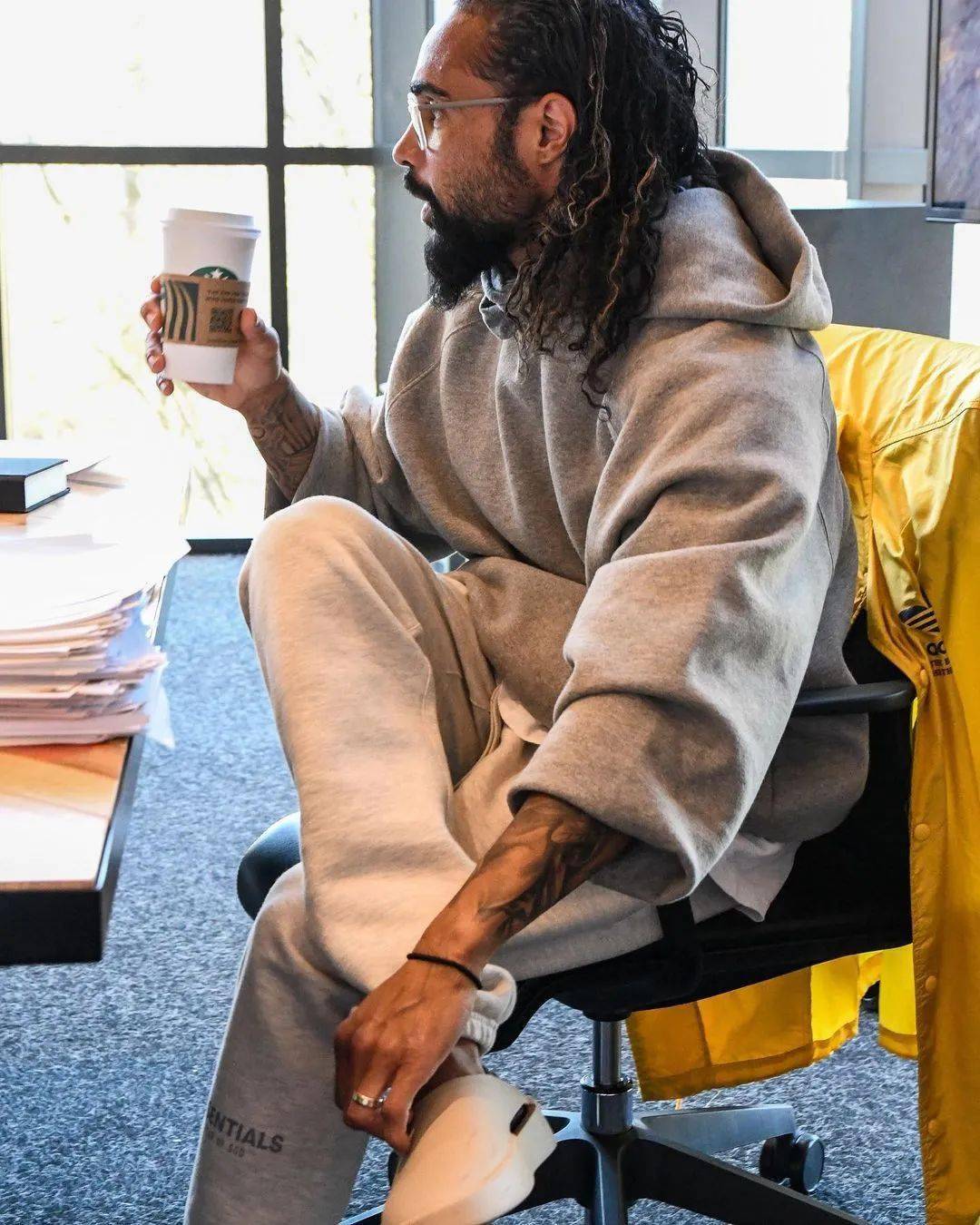 主理人上身essentials新款校服卫衣裤子本月首轮发售