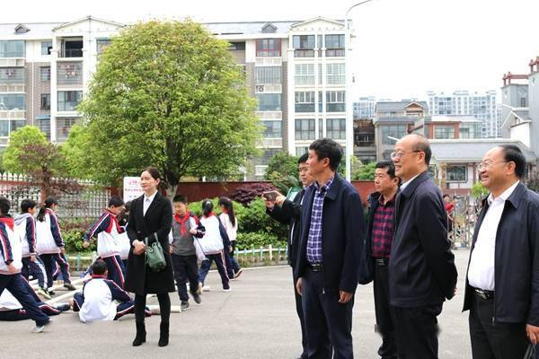 国家民委调研组来张家界民族小学调研