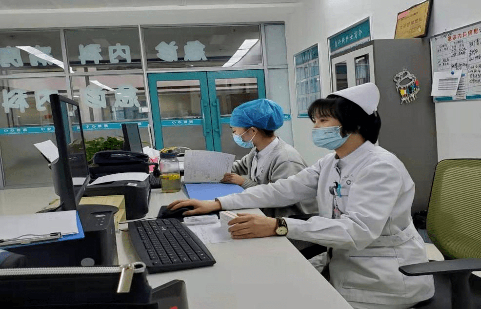 市人民医院急诊科护士们的一夜