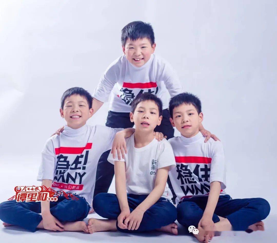 【今日女报】四胞胎小子成长记:出生花37万,家像集体宿舍_陈丽玲