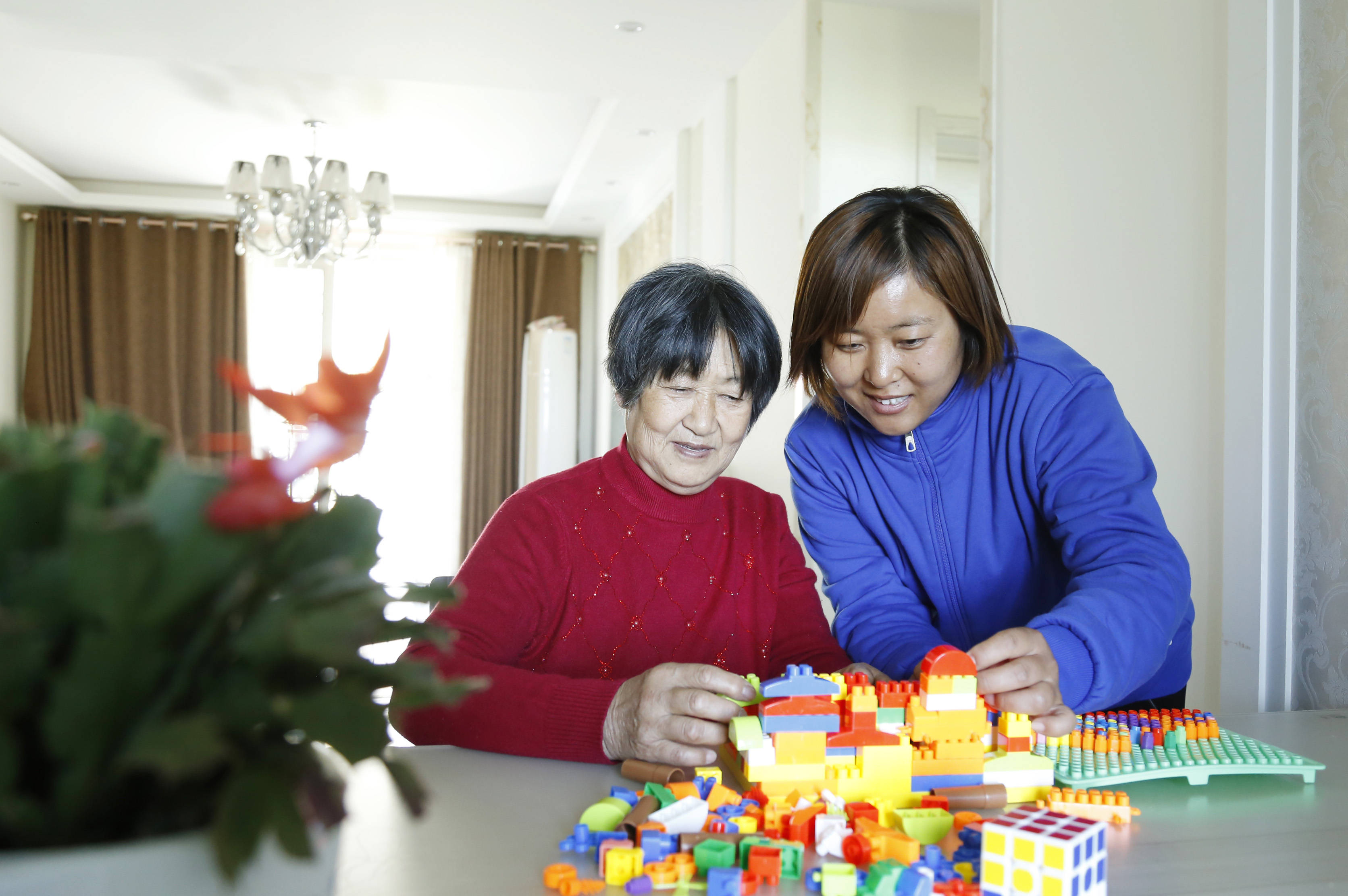 居家养老托起幸福夕阳红