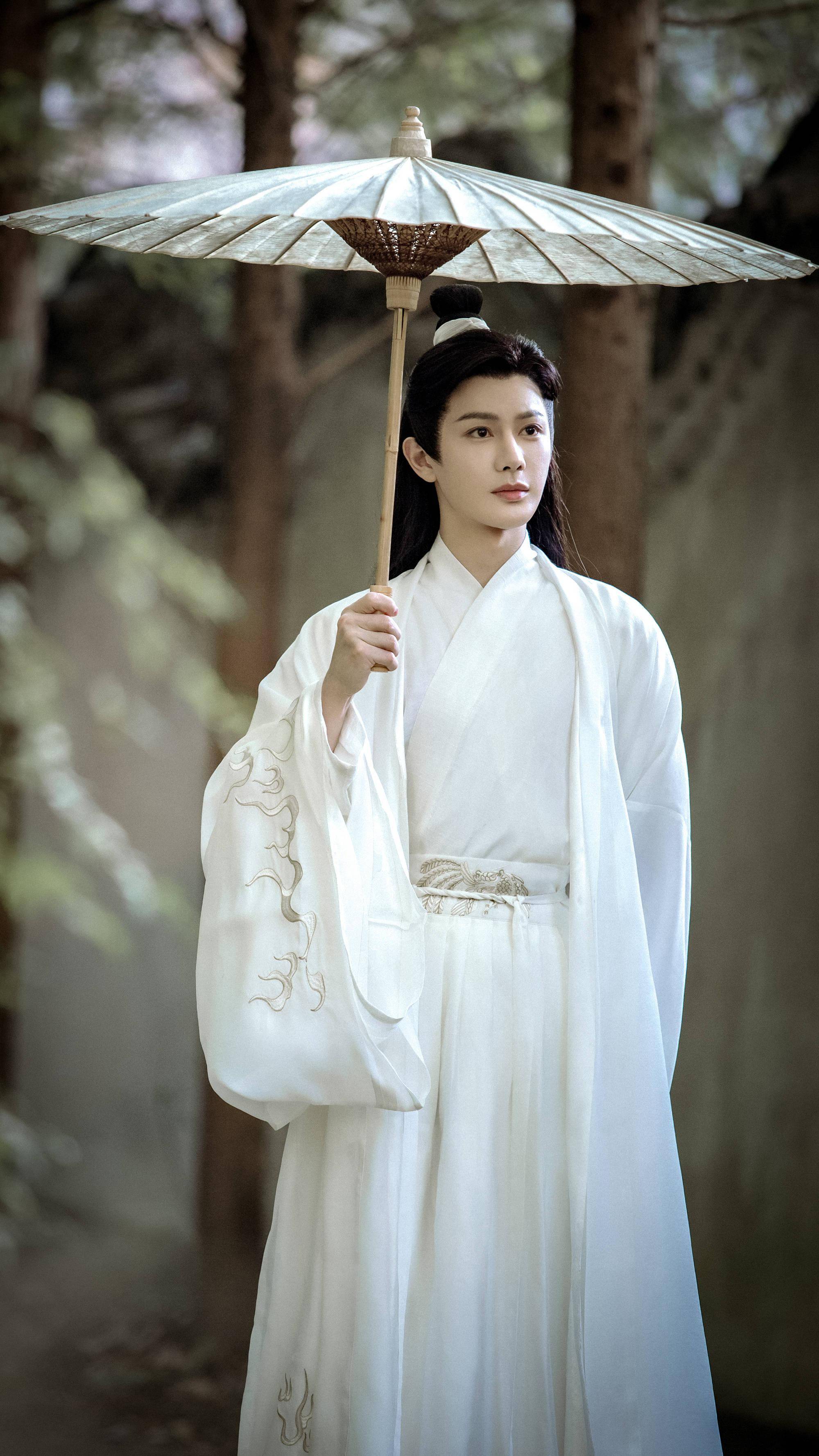 王宽怎么成这样了吃瓜路人都要跑来问一句怎么回事的程度