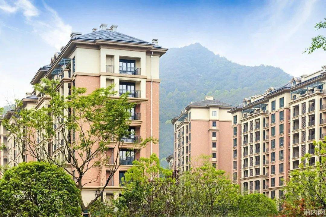 ▼网友晒出的照片前两天,萧山一网友在萧内网app发帖说,美浓遗留的