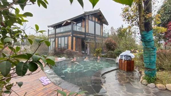 走 百里杜鹃泡温泉 温泉来