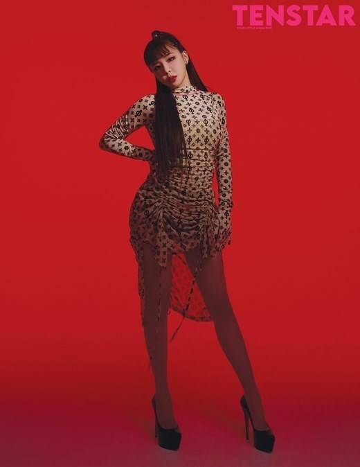 韩国女歌手朴春最新杂志写真曝光