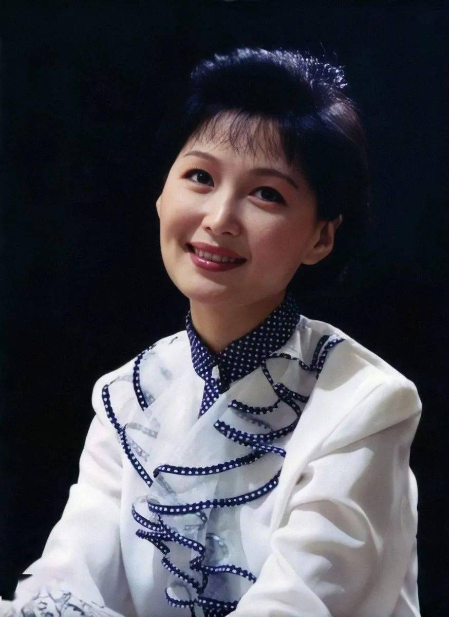 享受国务院颁发的特殊津贴,中国戏剧"梅花奖",政府"文华表演奖"获得者