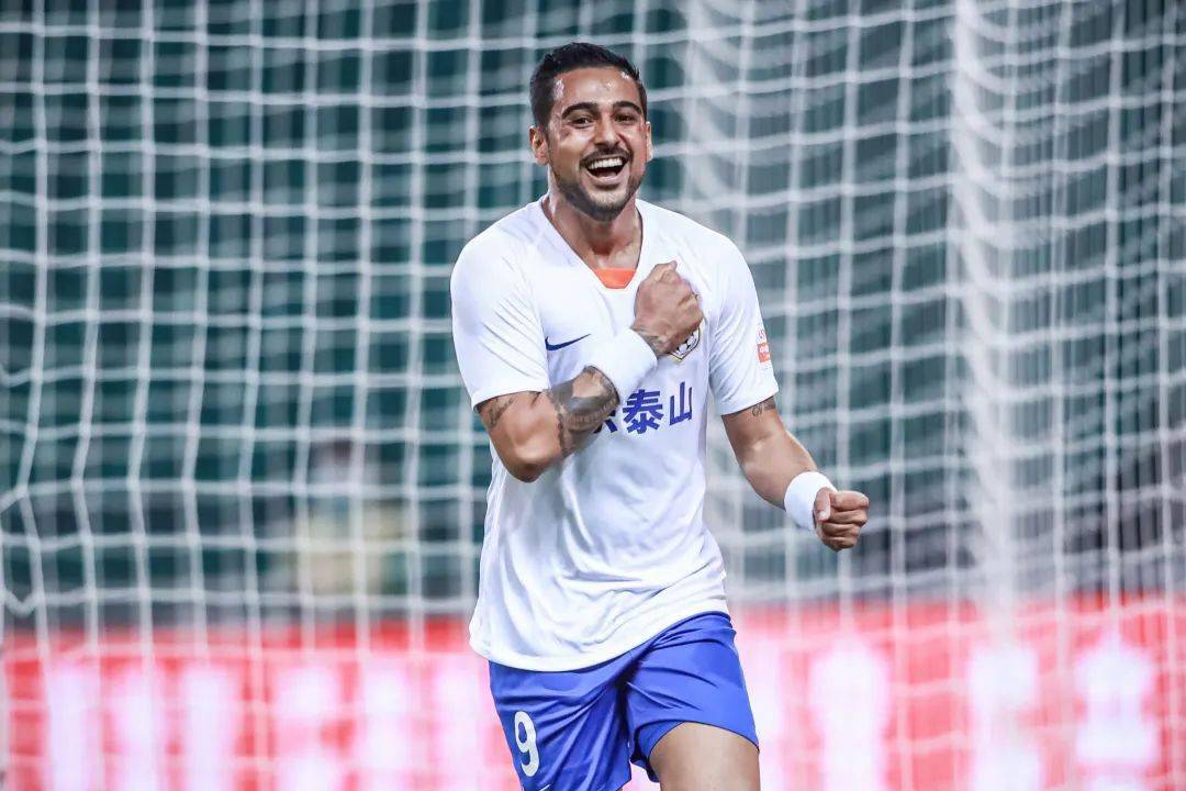 战报莱昂纳多郭田雨进球泰山队20重庆两江竞技