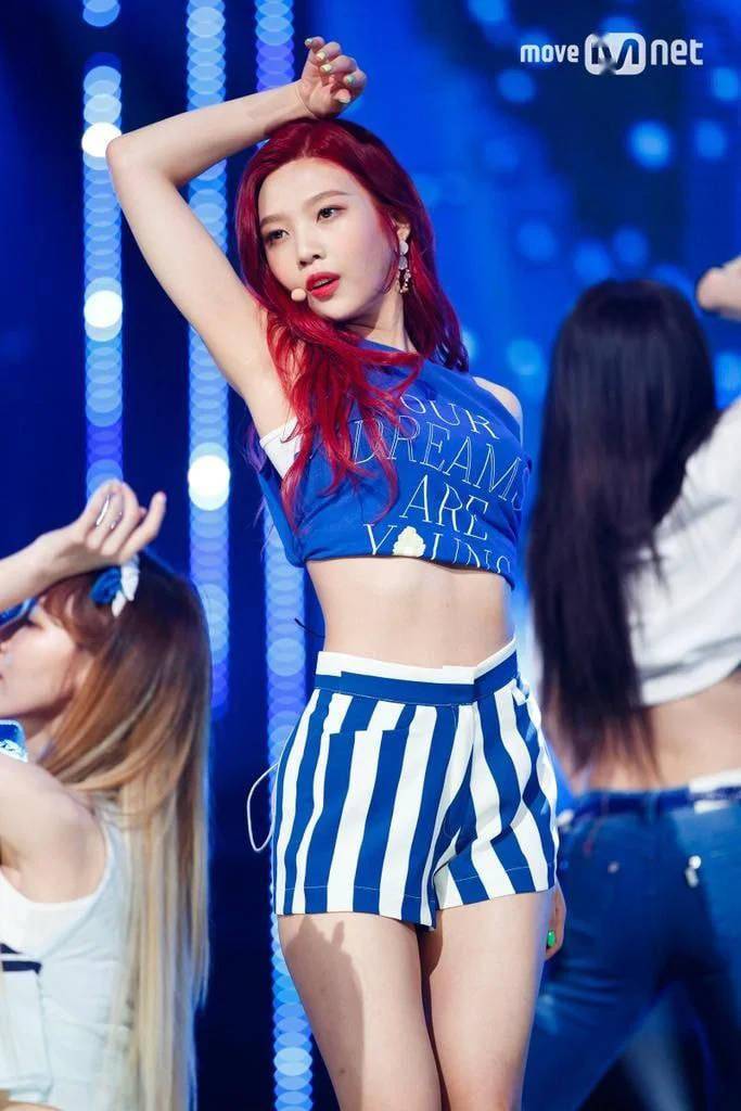 当时红发引起超高反响的朴秀荣