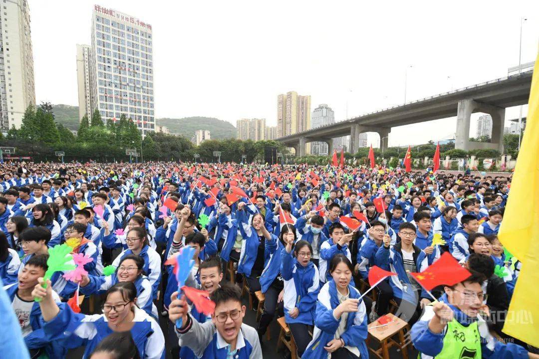 江津田家炳中学校花图片