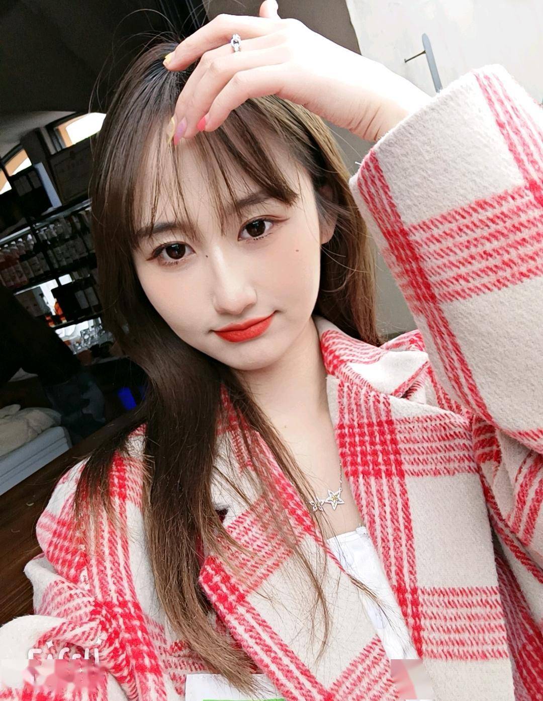 怎么自拍高质量照片 0fadc0982b1045fca2b3b3cb27c2c253.jpeg