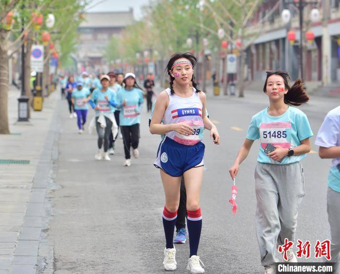 美力绽放跑道石家庄女子半程马拉松开跑