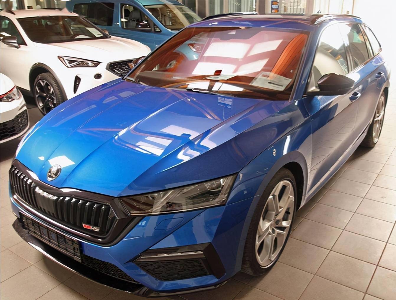 全新斯柯达明锐rs尺寸不输卡罗拉20t7dct空间最给力