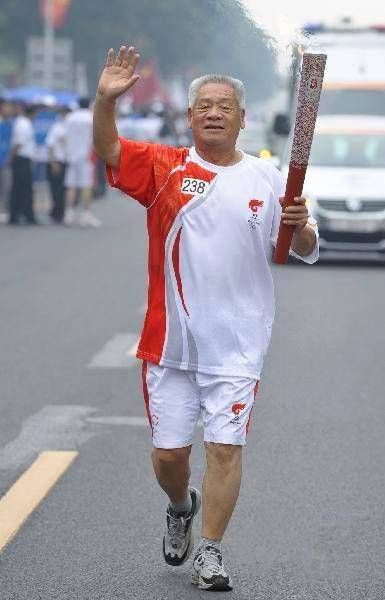 蛙王:迫使国际泳联修改规则,差点将中国奥运夺金史提前28年_穆祥雄