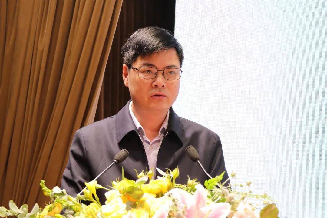 陈应许指出,值此弘一大师驻锡温州100周年之际,我们在妙果寺隆重举办