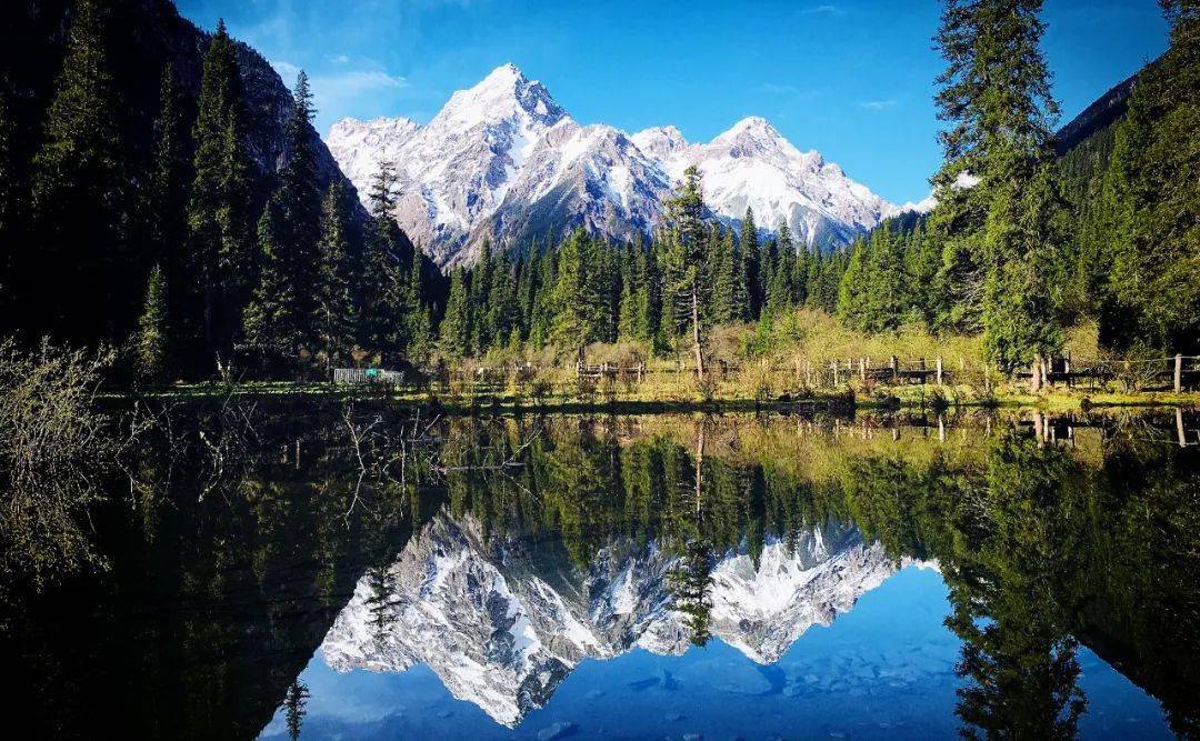 圖源:白馬王朗自然風景區位於同一座山上的聖水寺和羅漢寺,並排相鄰