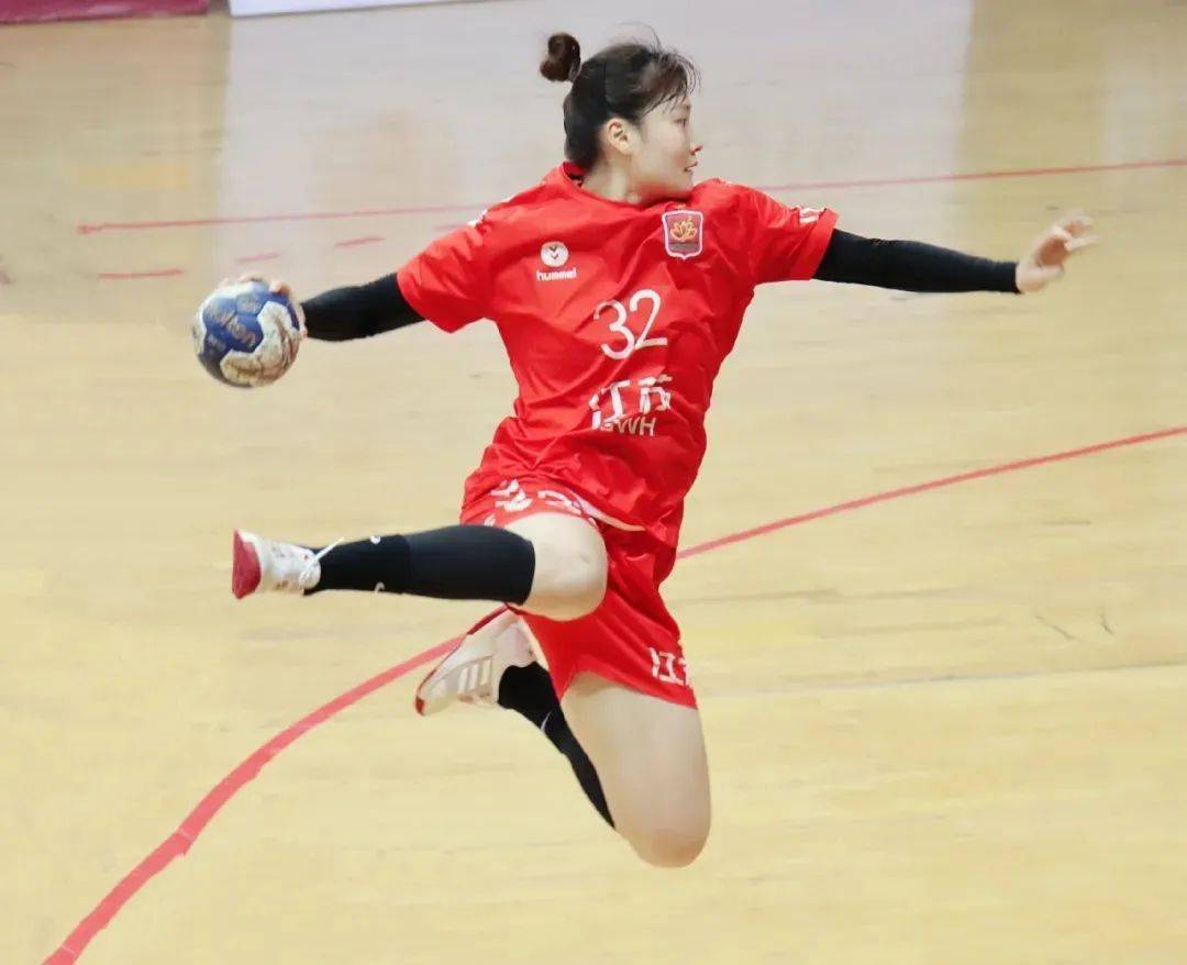 省队市办创佳绩江苏队勇夺全国女子手球锦标赛五连冠