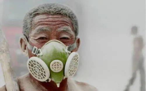 这种“无法呼吸的痛”,背后都是生活的沉重
