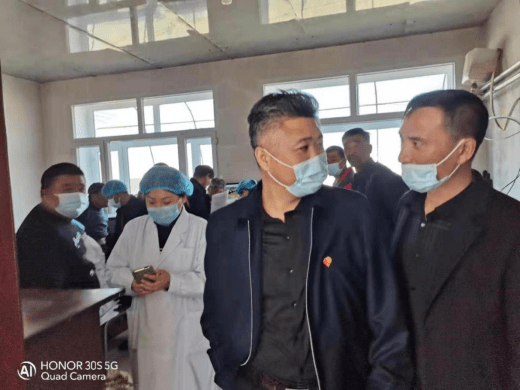 青冈县兴华镇中心卫生院赴革命老区开展义诊活动