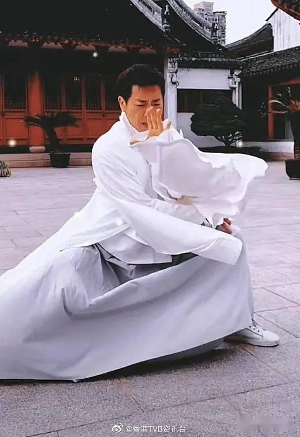 不扮令狐冲扮聂风55岁吕颂贤风神腿技惊四座