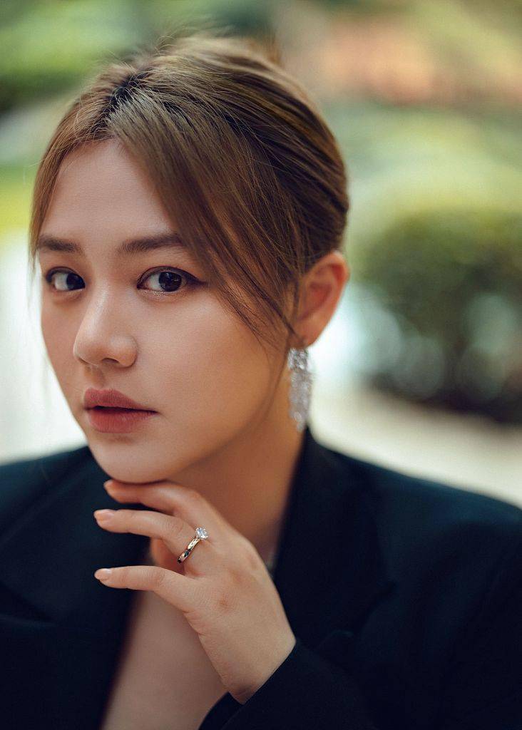 2021年4月28日,上海,马思纯出席i do线下发布会并拍摄写真.