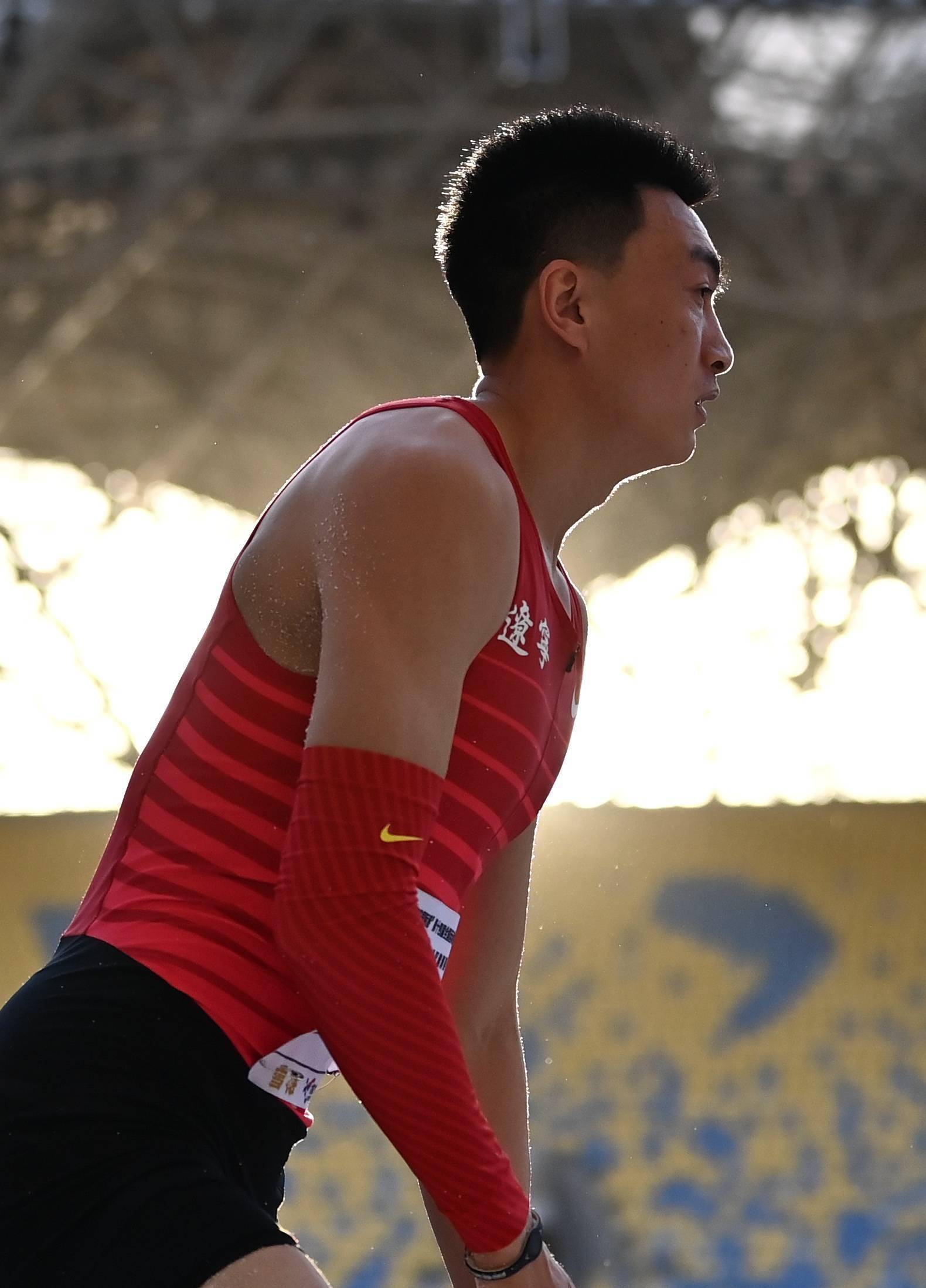 辽宁队选手朱亚明以17米07的成绩获得冠军