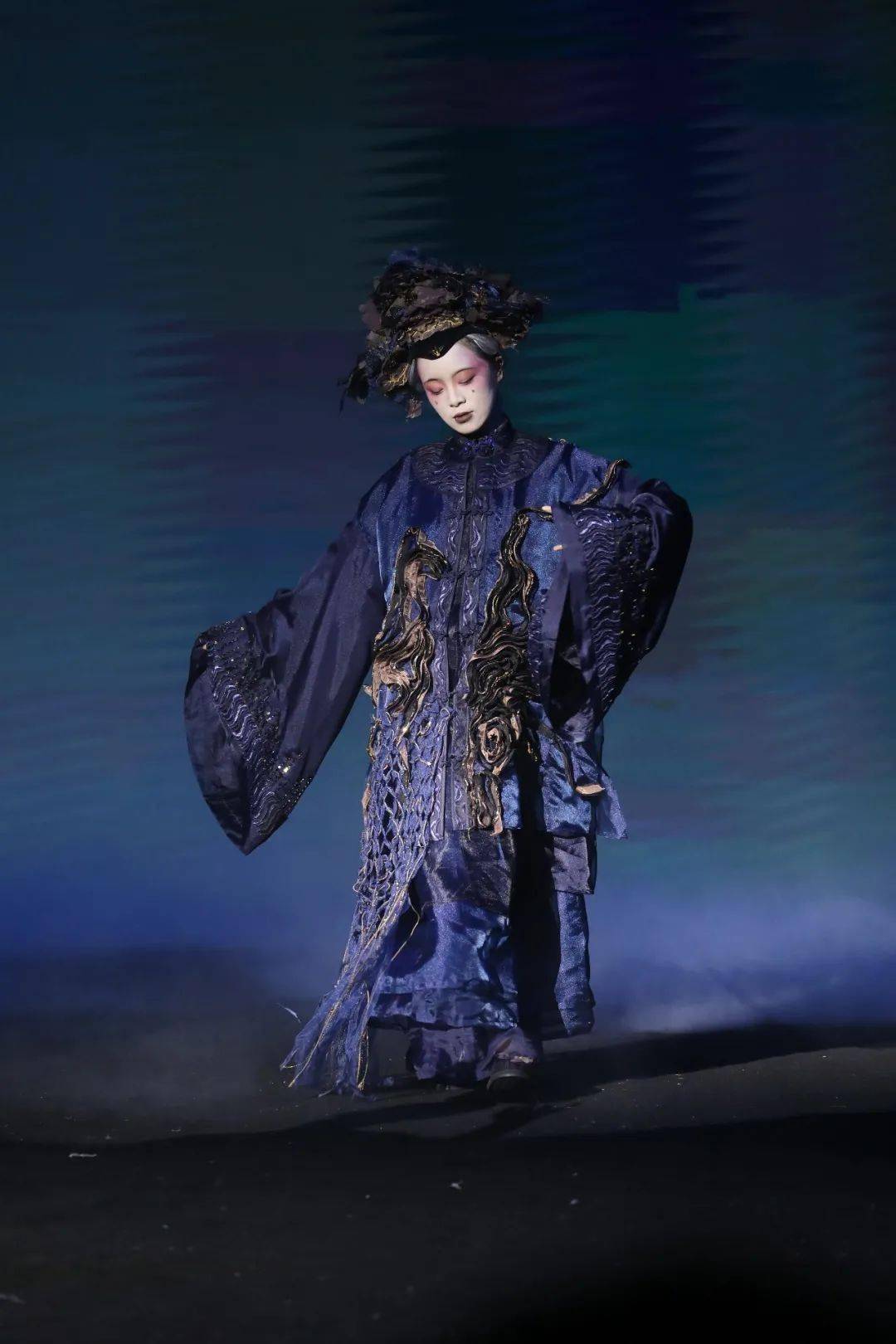 北服时装周囿戏2021届戏剧与影视服装设计专业毕业展演