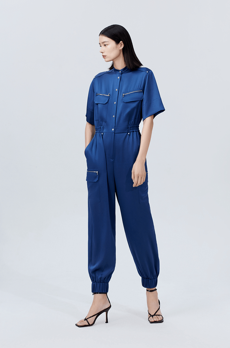 爱穿各种颜色衣服的人 8e4f03ae042a42658dad2bd9e8f3fd1a.png