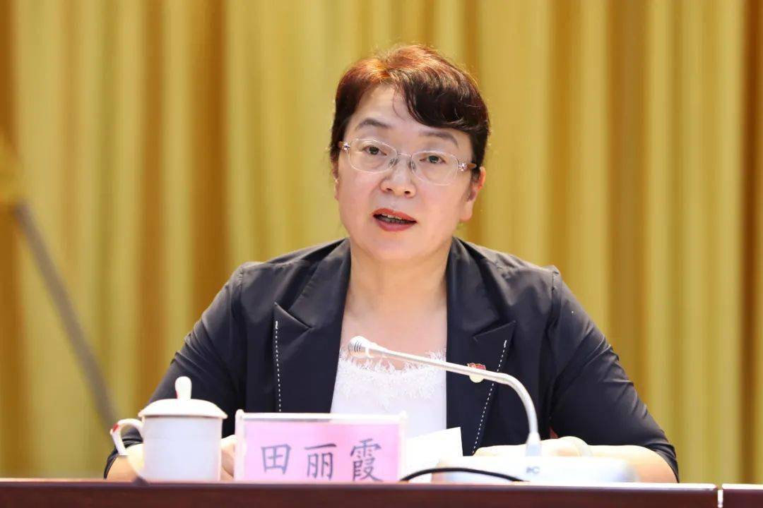 东方市作风整顿建设年动员部署会召开并强调全面检视问