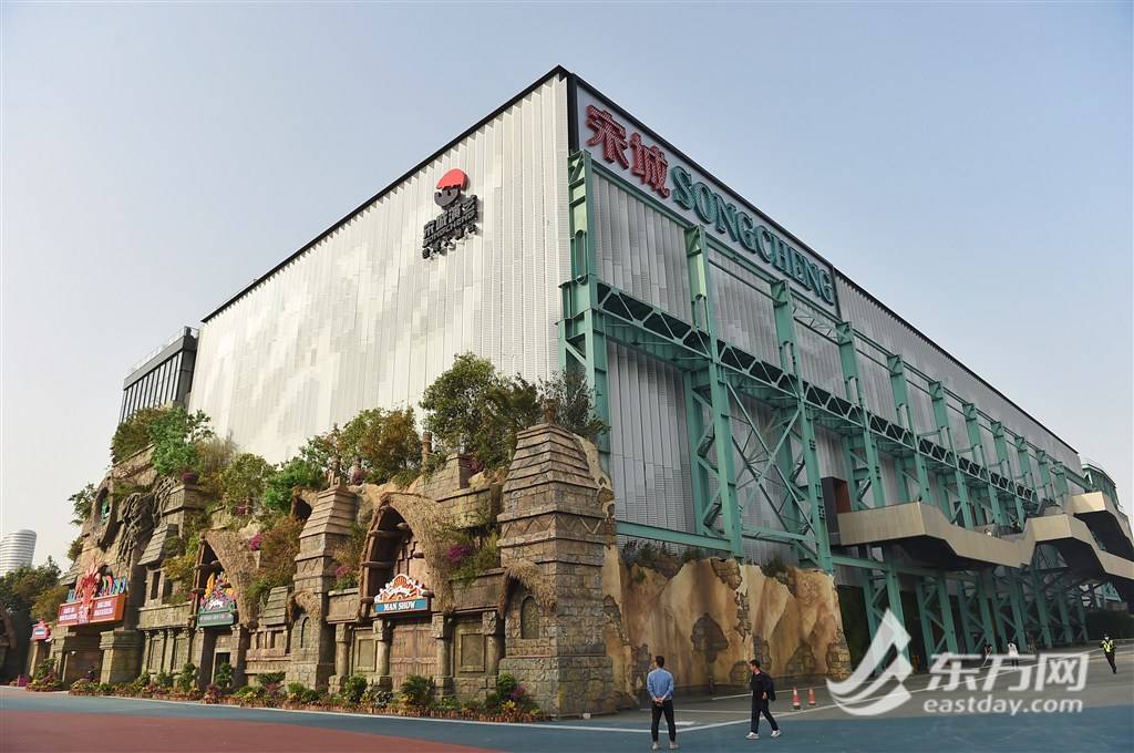上海宋城开门迎客不仅有沪上规模最大室内剧场还打造了演艺公园