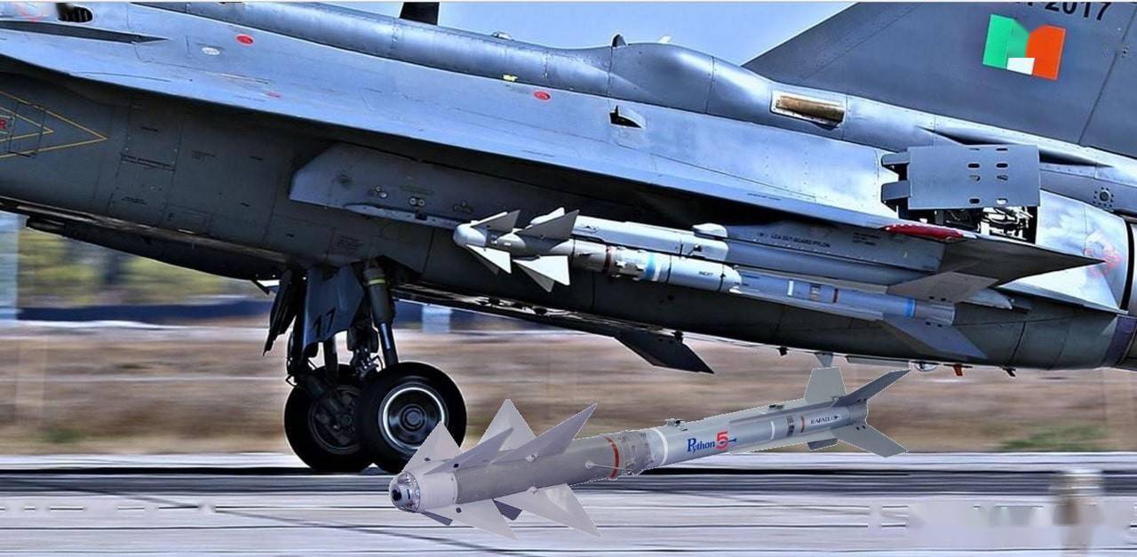 印度光辉战斗试射怪蛇-5空空导弹,号称世界上最先进的空空导弹