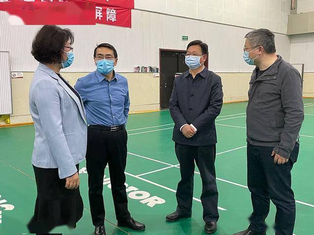 薛启书一行先后来到宿城区集中接种点,南京鼓楼医院集团宿迁市人民