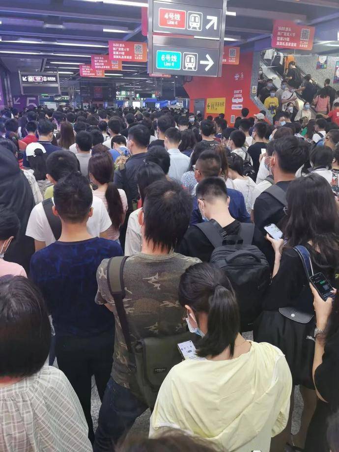 堵车,排队,人挤人……"五一"假期的深圳人还好吗?_小时