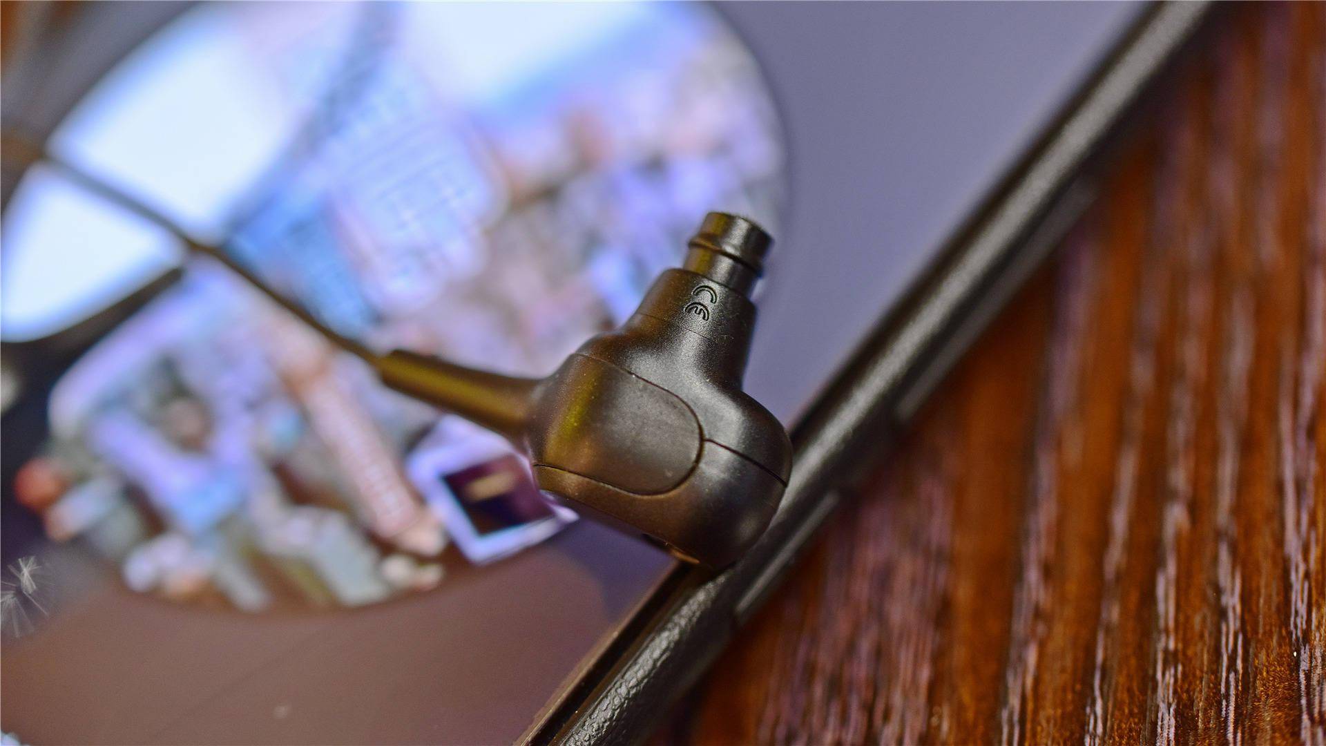 无线降噪耳机中的高性价比水桶机——简单说说索尼wi-c600n耳机_产品