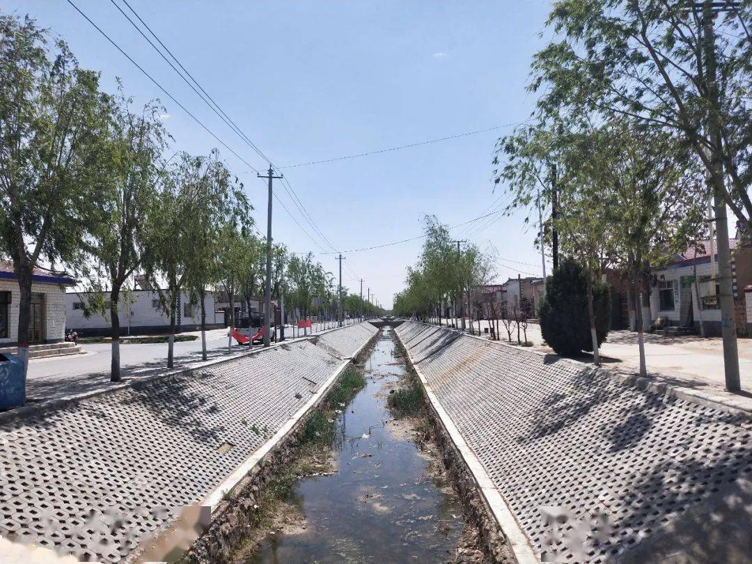 党史学习教育白土岗乡枣岗子村沟渠畅路易行环境整治助推美丽乡村建设