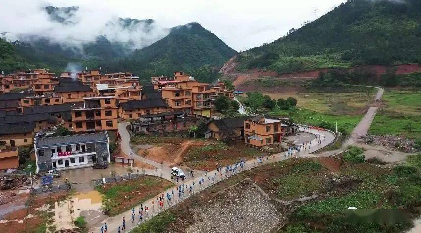 为纪念"五一","五四"双节,弘扬劳动精神和"五四"精神,水口镇,小圩壮族