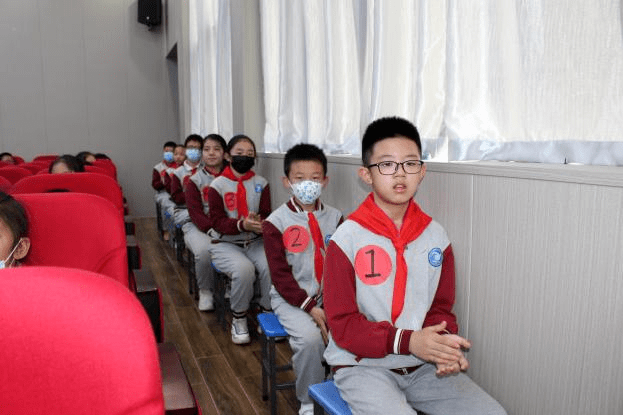 校园滨湖小学第一次少代会胜利召开