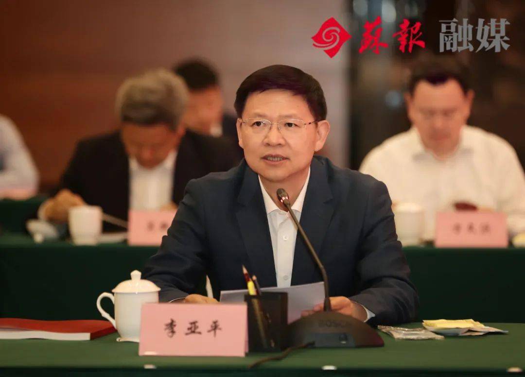 铜仁市领导查颖冬,任廷浬,王飚,张吉刚;苏州市领导王翔,俞杏楠,陆春云