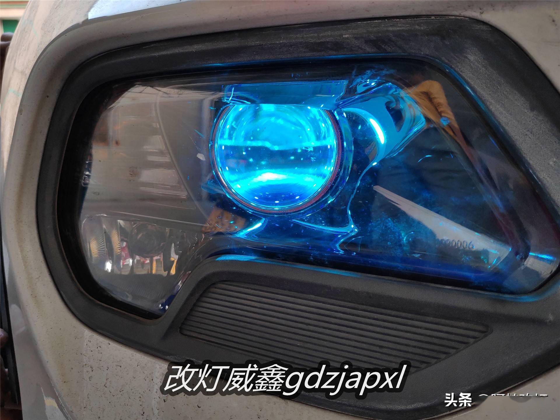 广州改灯宝骏510改装海5双光透镜夜间行驶不再慌
