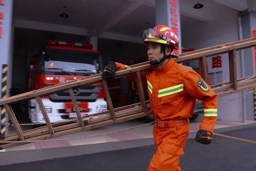 消防员"五一"假期都在干这事儿_南宁市