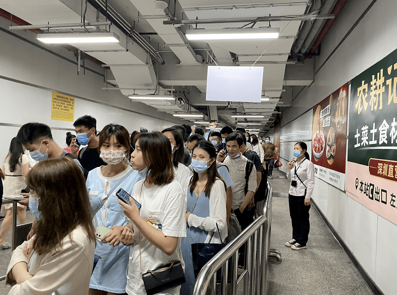 深圳地铁大客流案例图片