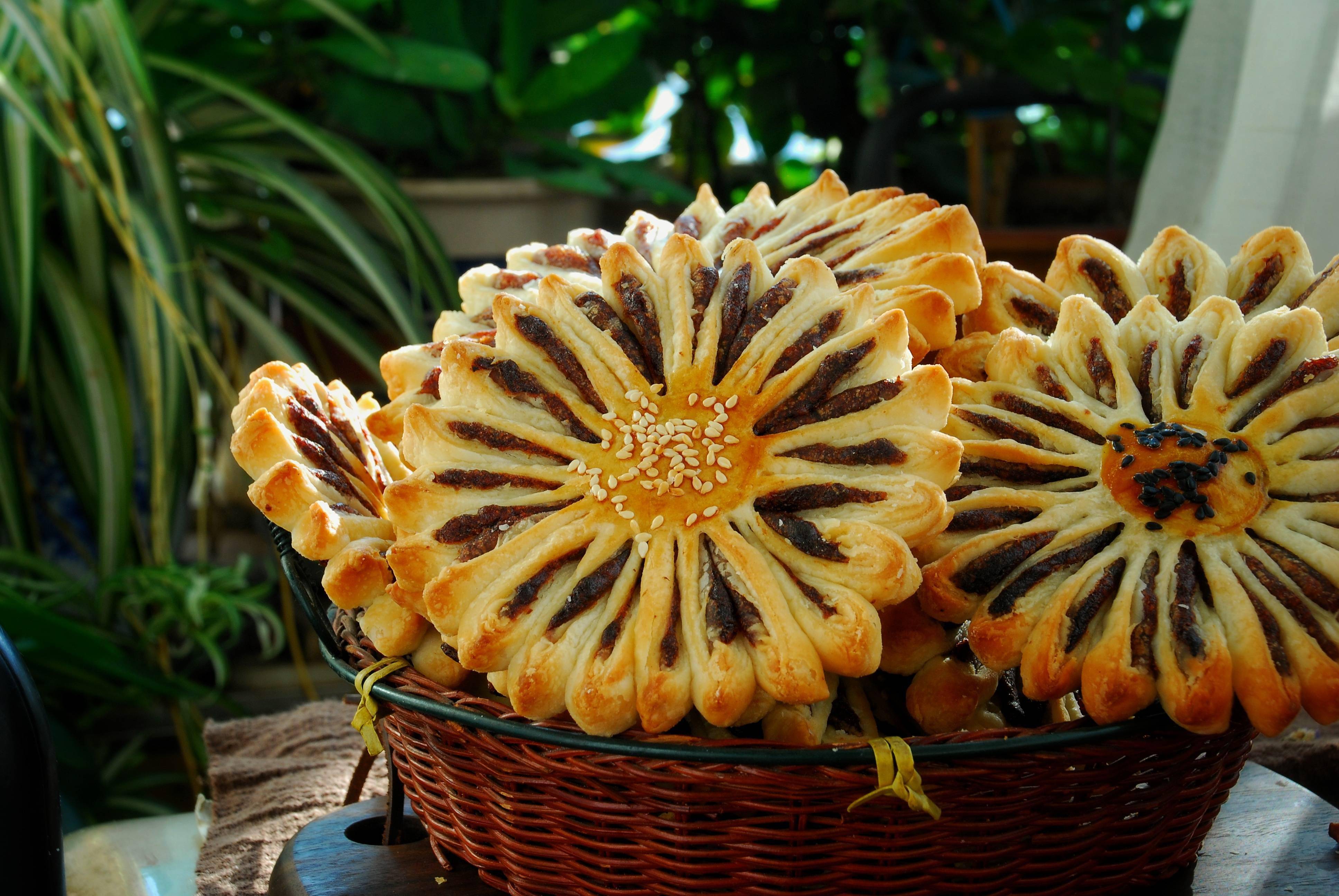 我用家里的普通面粉做了一款小点心 像花儿一样 全家都喜欢 步骤